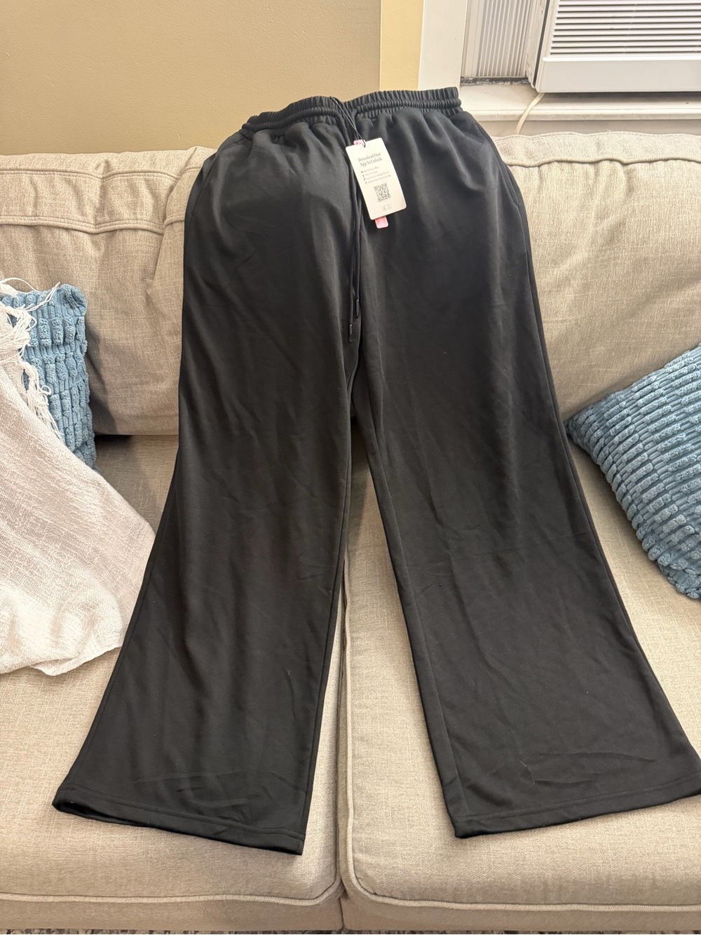 Black Wide-Leg Lounge Pants